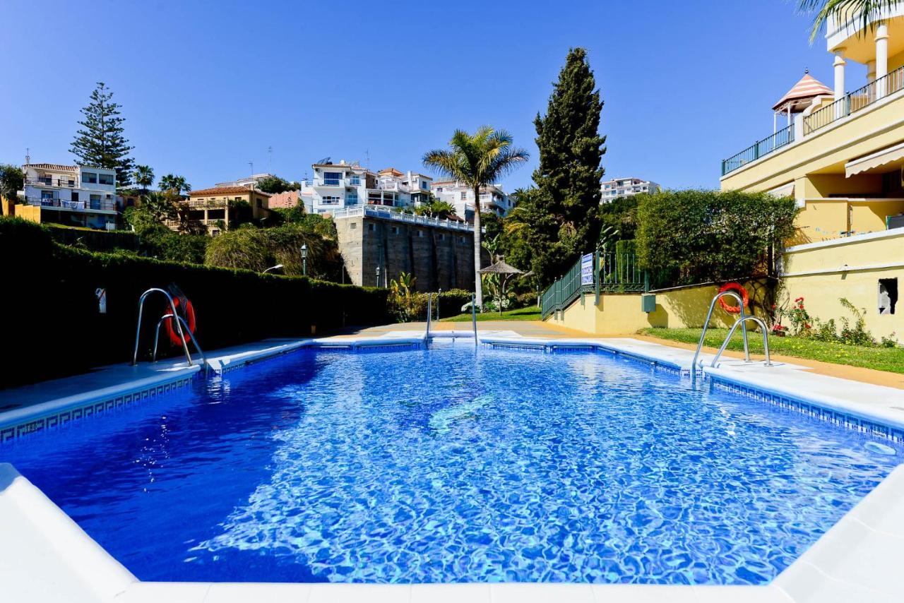 Refurbished 2-Bed Apartment Burriana Beach. Nerja Buitenkant foto