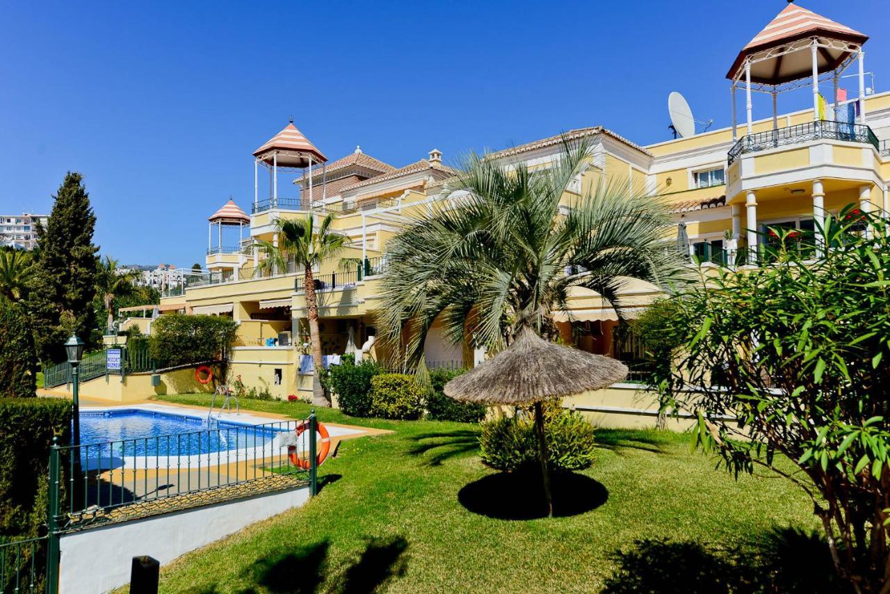 Refurbished 2-Bed Apartment Burriana Beach. Nerja Buitenkant foto