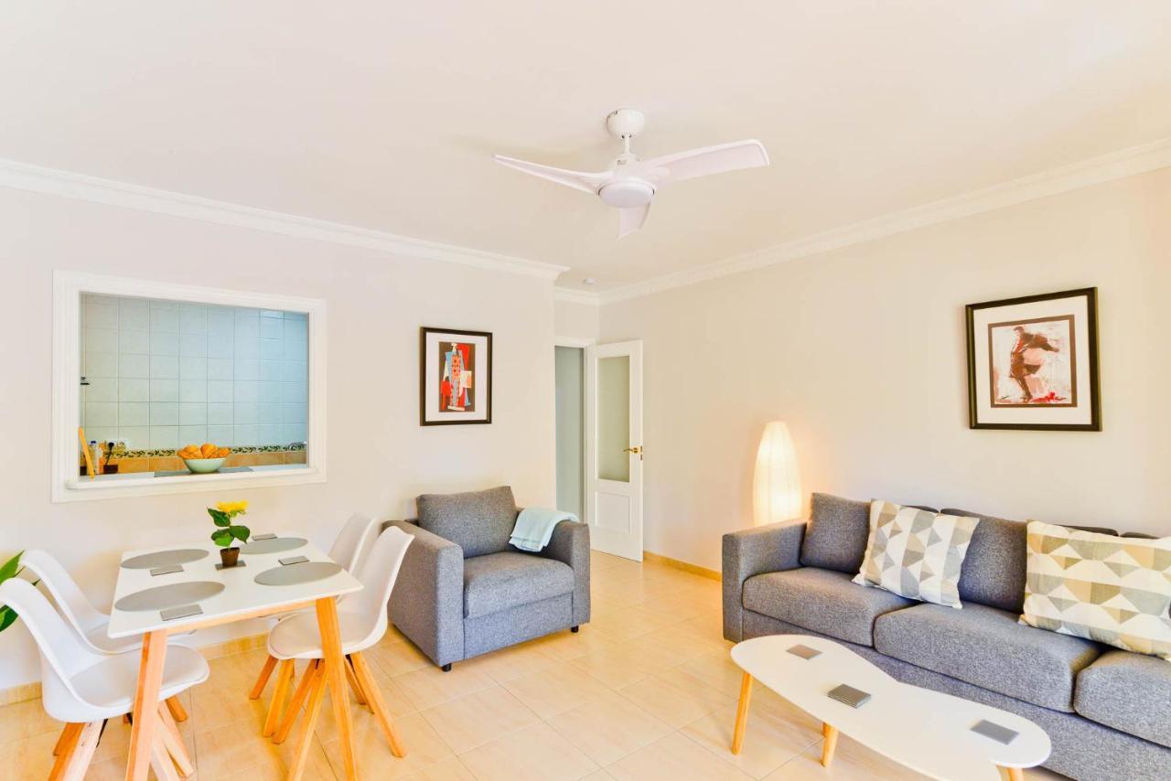Refurbished 2-Bed Apartment Burriana Beach. Nerja Buitenkant foto