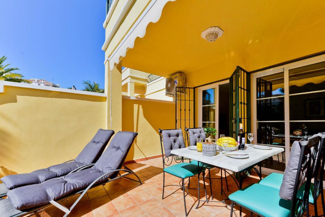 Refurbished 2-Bed Apartment Burriana Beach. Nerja Buitenkant foto