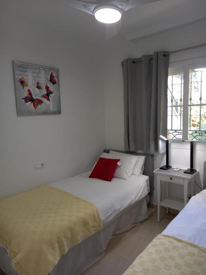 Refurbished 2-Bed Apartment Burriana Beach. Nerja Buitenkant foto